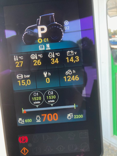 Valtra T 235 Versu - Traktör: fotoğraf 2 Valtra T 235 Versu - Traktör: fotoğraf 2