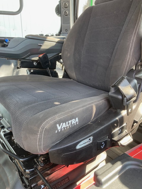 Valtra T 235 Versu - Traktör: fotoğraf 5 Valtra T 235 Versu - Traktör: fotoğraf 5