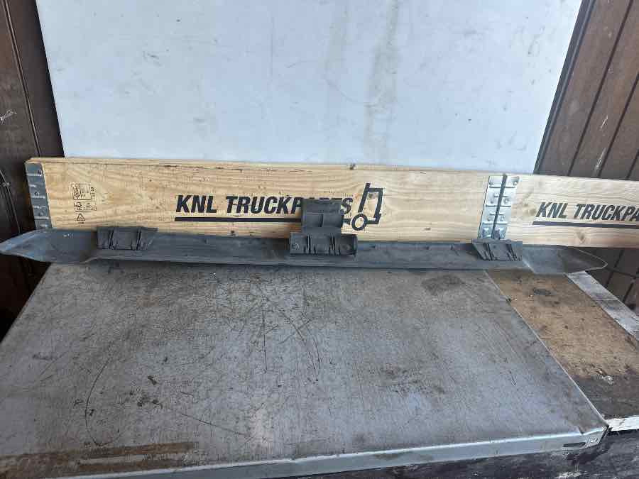 MAN TRIM COVER 81.41685-0052 - Kaporta ve Dış Aksam - Kamyon: fotoğraf 1 MAN TRIM COVER 81.41685-0052 - Kaporta ve Dış Aksam - Kamyon: fotoğraf 1