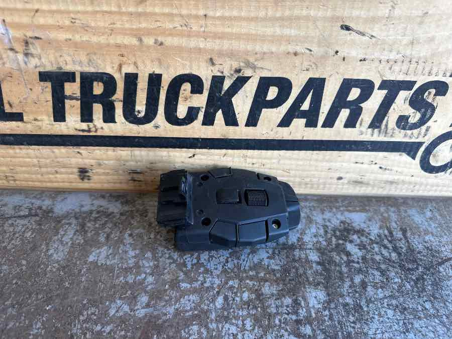 RENAULT LEVER SWITCH 21708999 - Kabin ve iç mekan - Kamyon: fotoğraf 1 RENAULT LEVER SWITCH 21708999 - Kabin ve iç mekan - Kamyon: fotoğraf 1