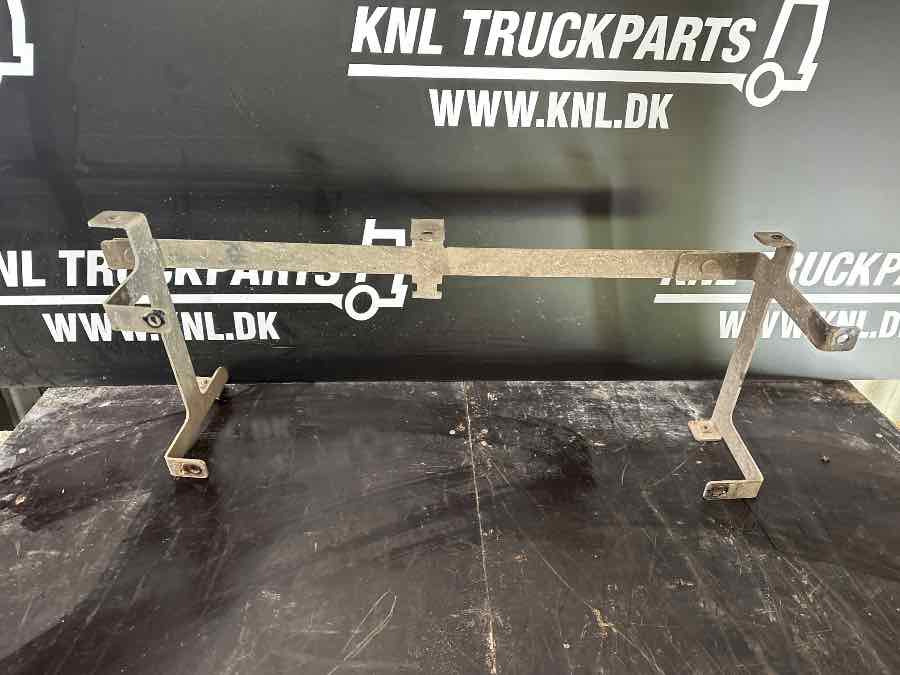 SCANIA BRACKET / BOADING STEP - Çerçeve/ Şasi - Kamyon: fotoğraf 1 SCANIA BRACKET / BOADING STEP - Çerçeve/ Şasi - Kamyon: fotoğraf 1