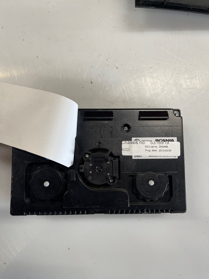 SCANIA HEAT PANEL 2040484 - Gösterge panosu - Kamyon: fotoğraf 1 SCANIA HEAT PANEL 2040484 - Gösterge panosu - Kamyon: fotoğraf 1