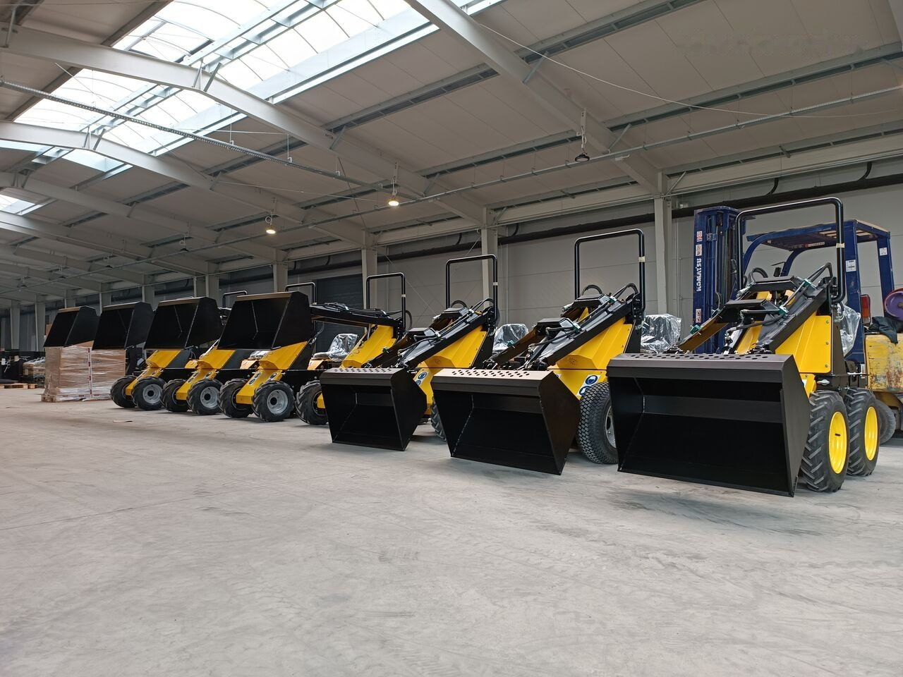 Tur Poland Radlader Mini loader Mini Hoflader N 520 - Mini yükleyici: fotoğraf 1 Tur Poland Radlader Mini loader Mini Hoflader N 520 - Mini yükleyici: fotoğraf 1