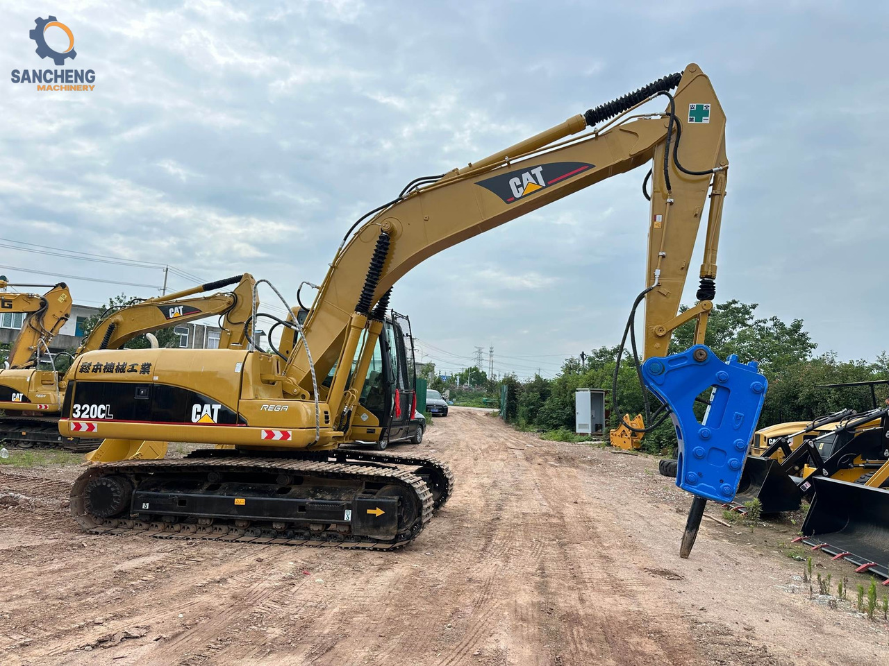 CAT 320CL - Paletli ekskavatör: fotoğraf 1 CAT 320CL - Paletli ekskavatör: fotoğraf 1