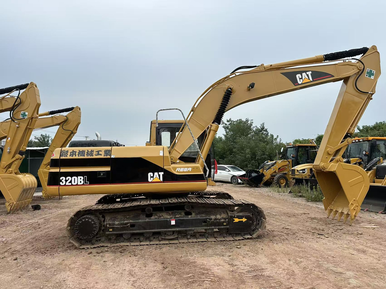 CATERPILLAR 320BL - Paletli ekskavatör: fotoğraf 2 CATERPILLAR 320BL - Paletli ekskavatör: fotoğraf 2