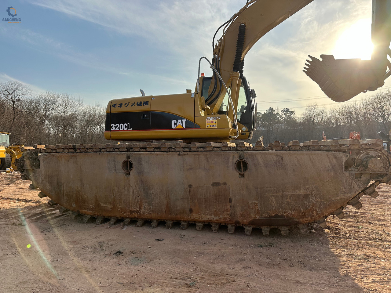 Amfibi ekskavatör CATERPILLAR 320CL: fotoğraf 10
