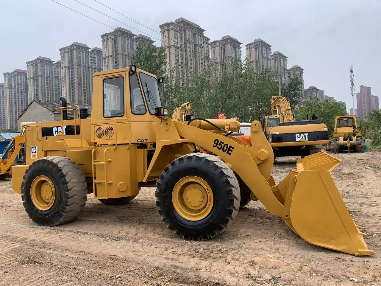 CATERPILLAR 950E - Tekerlekli yükleyici: fotoğraf 2 CATERPILLAR 950E - Tekerlekli yükleyici: fotoğraf 2