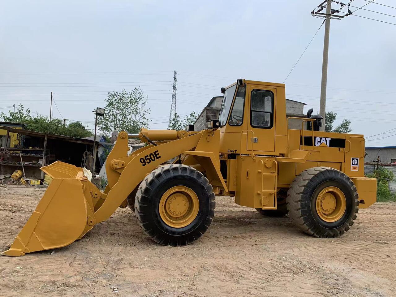 CATERPILLAR 950E - Tekerlekli yükleyici: fotoğraf 2 CATERPILLAR 950E - Tekerlekli yükleyici: fotoğraf 2