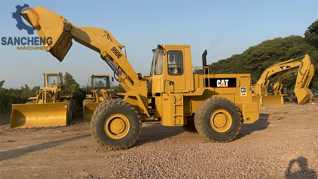 CATERPILLAR 950E - Tekerlekli yükleyici: fotoğraf 1 CATERPILLAR 950E - Tekerlekli yükleyici: fotoğraf 1