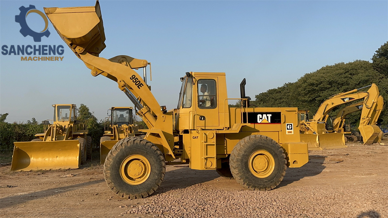 CATERPILLAR 950E - Tekerlekli yükleyici: fotoğraf 2 CATERPILLAR 950E - Tekerlekli yükleyici: fotoğraf 2