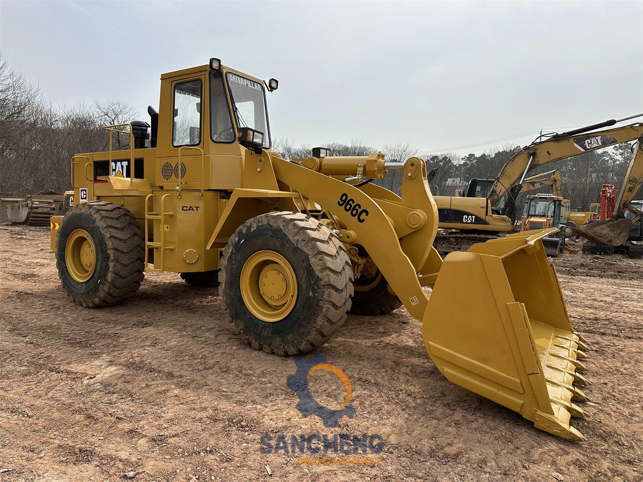CATERPILLAR 966C - Tekerlekli yükleyici: fotoğraf 1 CATERPILLAR 966C - Tekerlekli yükleyici: fotoğraf 1