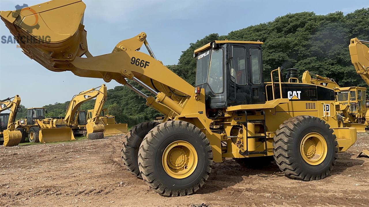 CATERPILLAR 966F - Tekerlekli yükleyici: fotoğraf 2 CATERPILLAR 966F - Tekerlekli yükleyici: fotoğraf 2