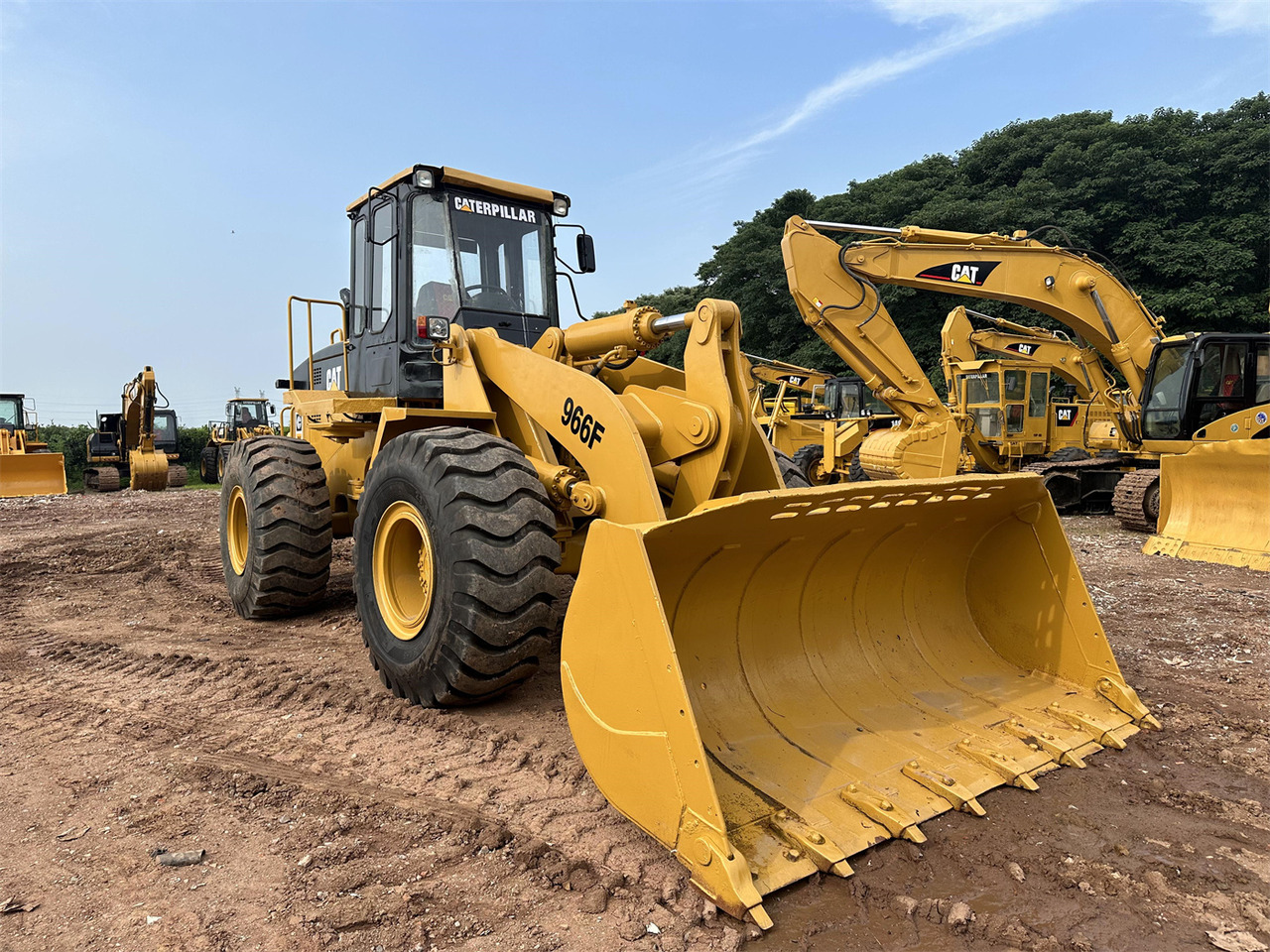 CATERPILLAR 966F - Tekerlekli yükleyici: fotoğraf 1 CATERPILLAR 966F - Tekerlekli yükleyici: fotoğraf 1