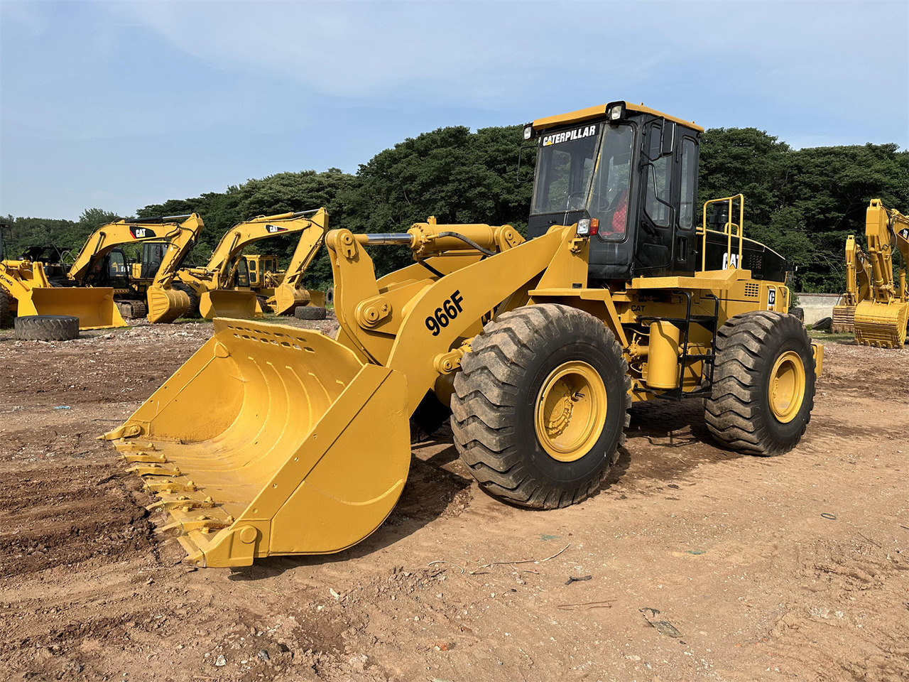 CATERPILLAR 966F - Tekerlekli yükleyici: fotoğraf 1 CATERPILLAR 966F - Tekerlekli yükleyici: fotoğraf 1