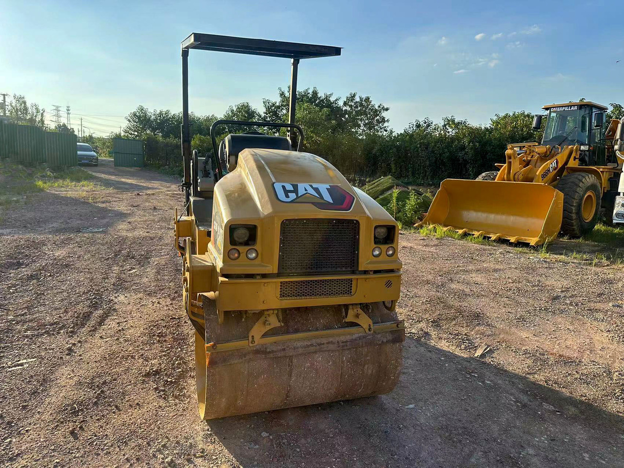 CATERPILLAR CB24B - Silindir makinesi: fotoğraf 5 CATERPILLAR CB24B - Silindir makinesi: fotoğraf 5