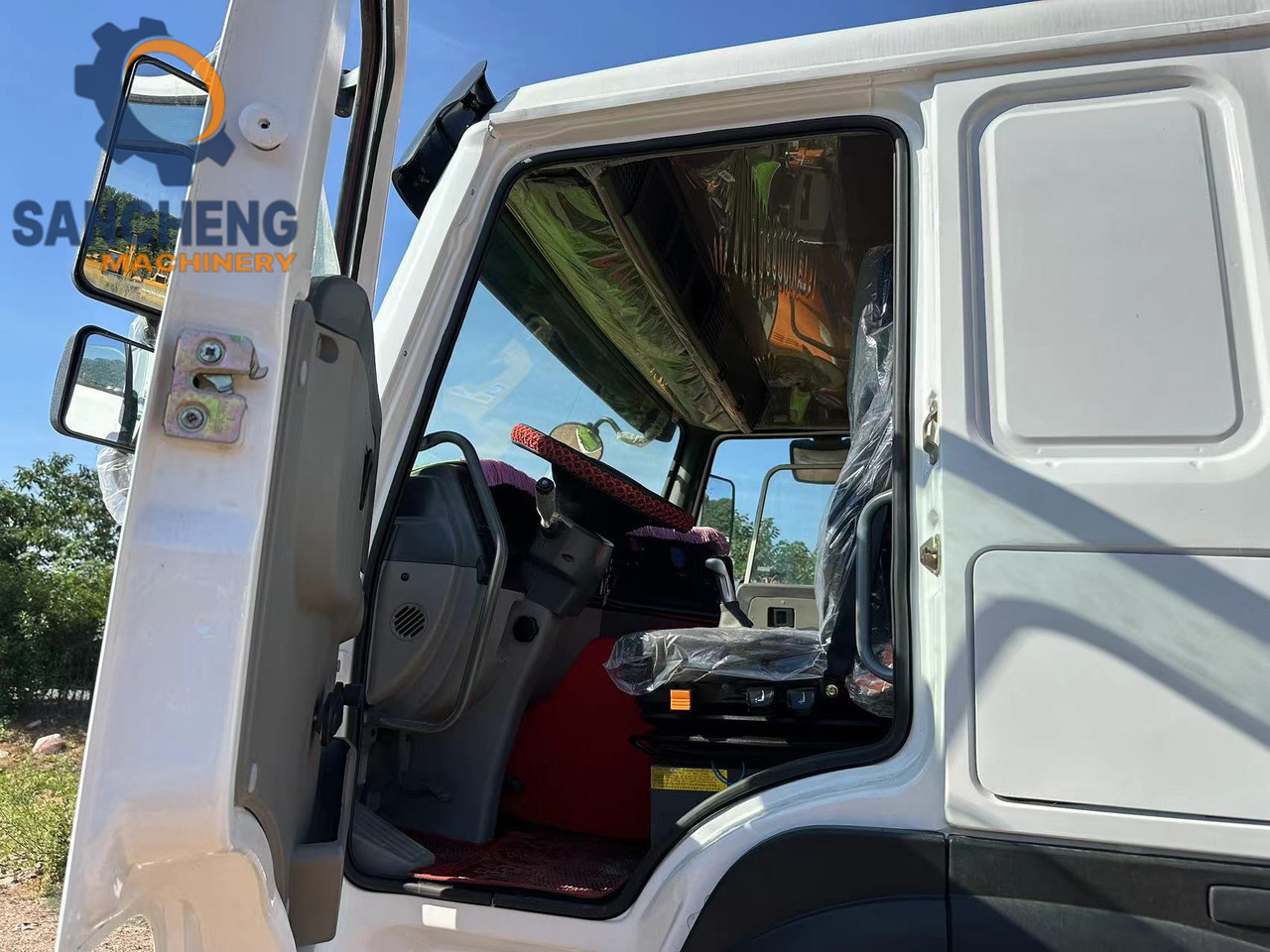 Çekici SINOTRUK HOWO Truck Head 371hp 6x4: fotoğraf 8