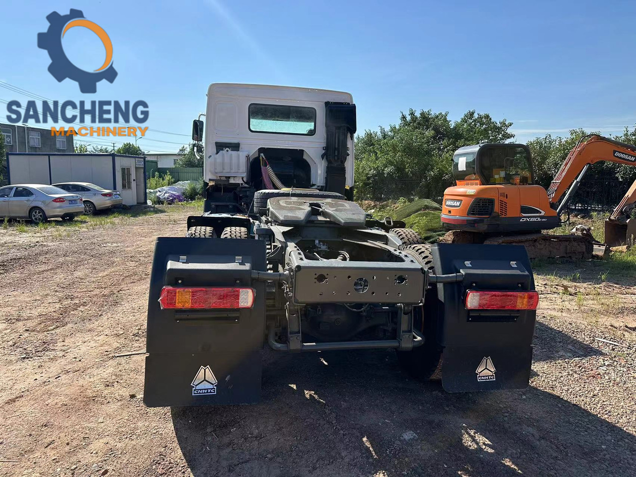 Çekici SINOTRUK HOWO Truck Head 371hp 6x4: fotoğraf 11