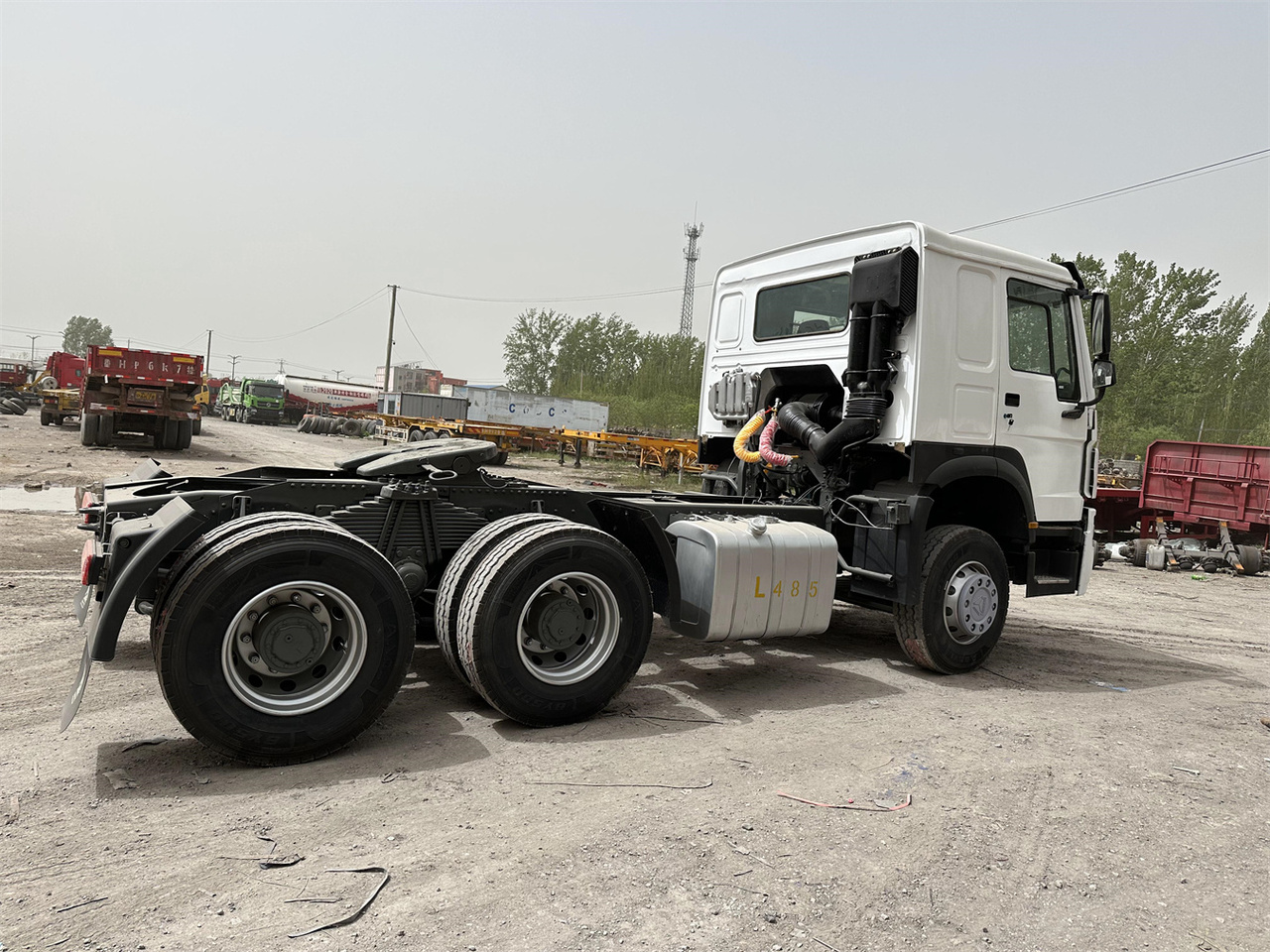 SINOTRUK Howo 371 Truck Head - Çekici: fotoğraf 2 SINOTRUK Howo 371 Truck Head - Çekici: fotoğraf 2