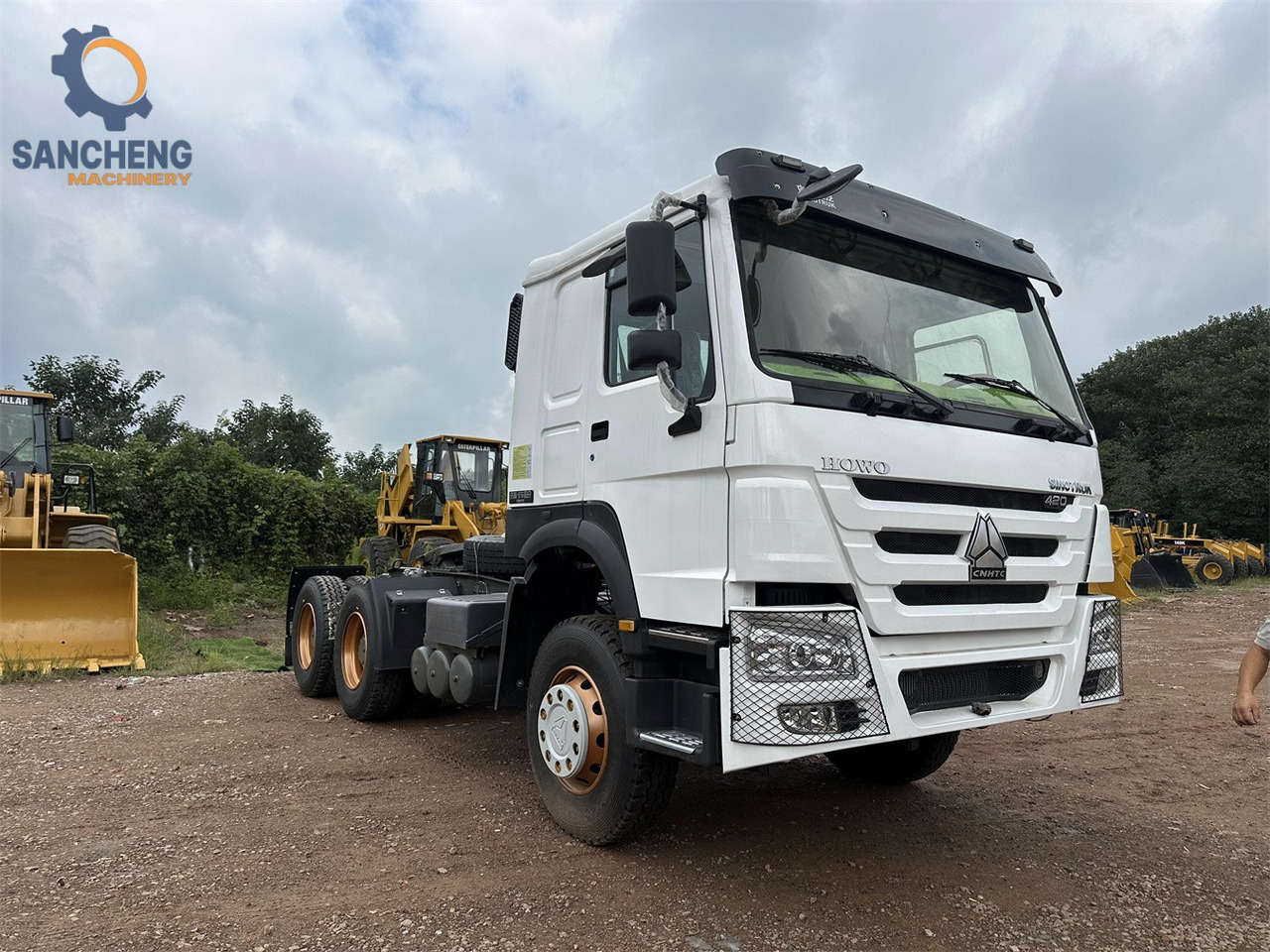 SINOTRUK Howo tractor unit 420hp - Çekici: fotoğraf 3 SINOTRUK Howo tractor unit 420hp - Çekici: fotoğraf 3