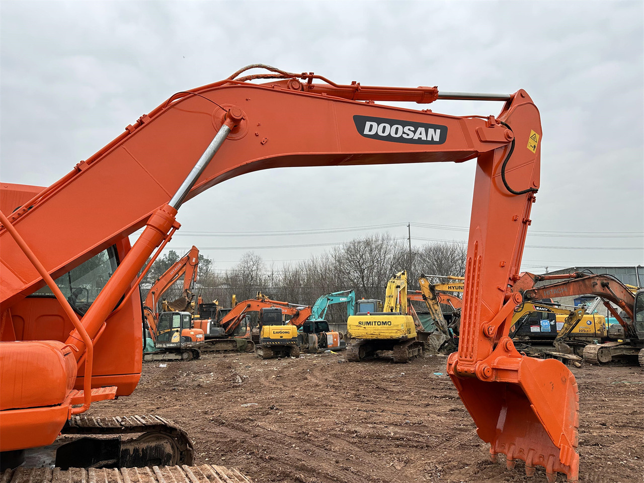 DOOSAN DH220 - Paletli ekskavatör: fotoğraf 4 DOOSAN DH220 - Paletli ekskavatör: fotoğraf 4