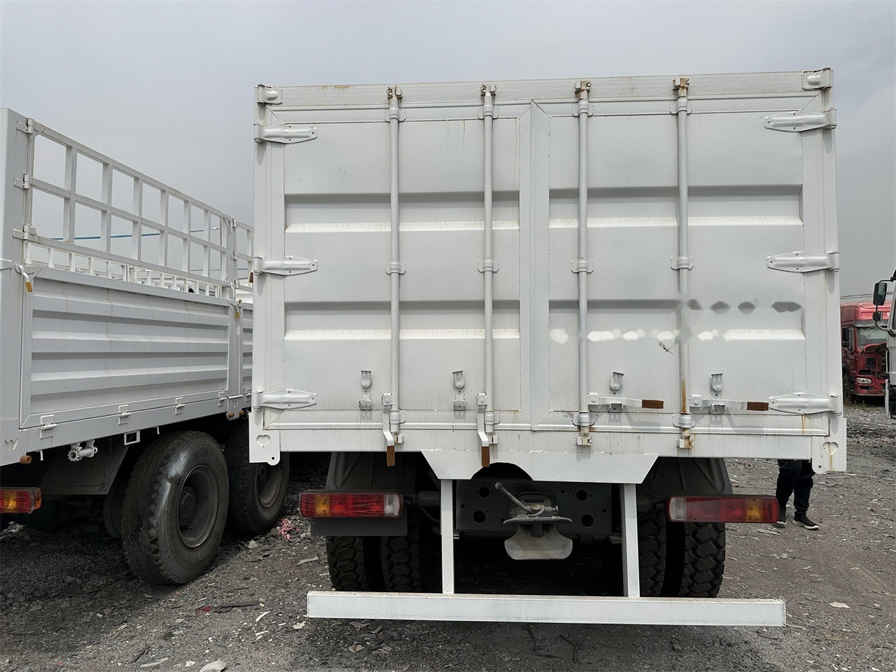 SINOTRUK HOWO 371 Cargo truck - Hayvan nakil aracı kamyon: fotoğraf 5 SINOTRUK HOWO 371 Cargo truck - Hayvan nakil aracı kamyon: fotoğraf 5