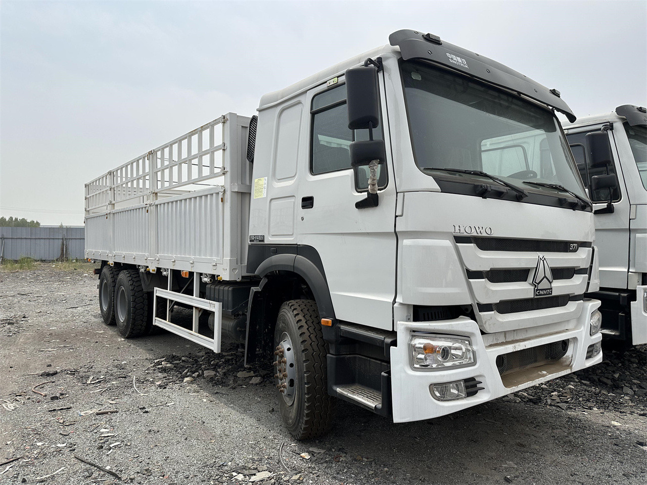 SINOTRUK HOWO 371 Cargo truck - Hayvan nakil aracı kamyon: fotoğraf 2 SINOTRUK HOWO 371 Cargo truck - Hayvan nakil aracı kamyon: fotoğraf 2