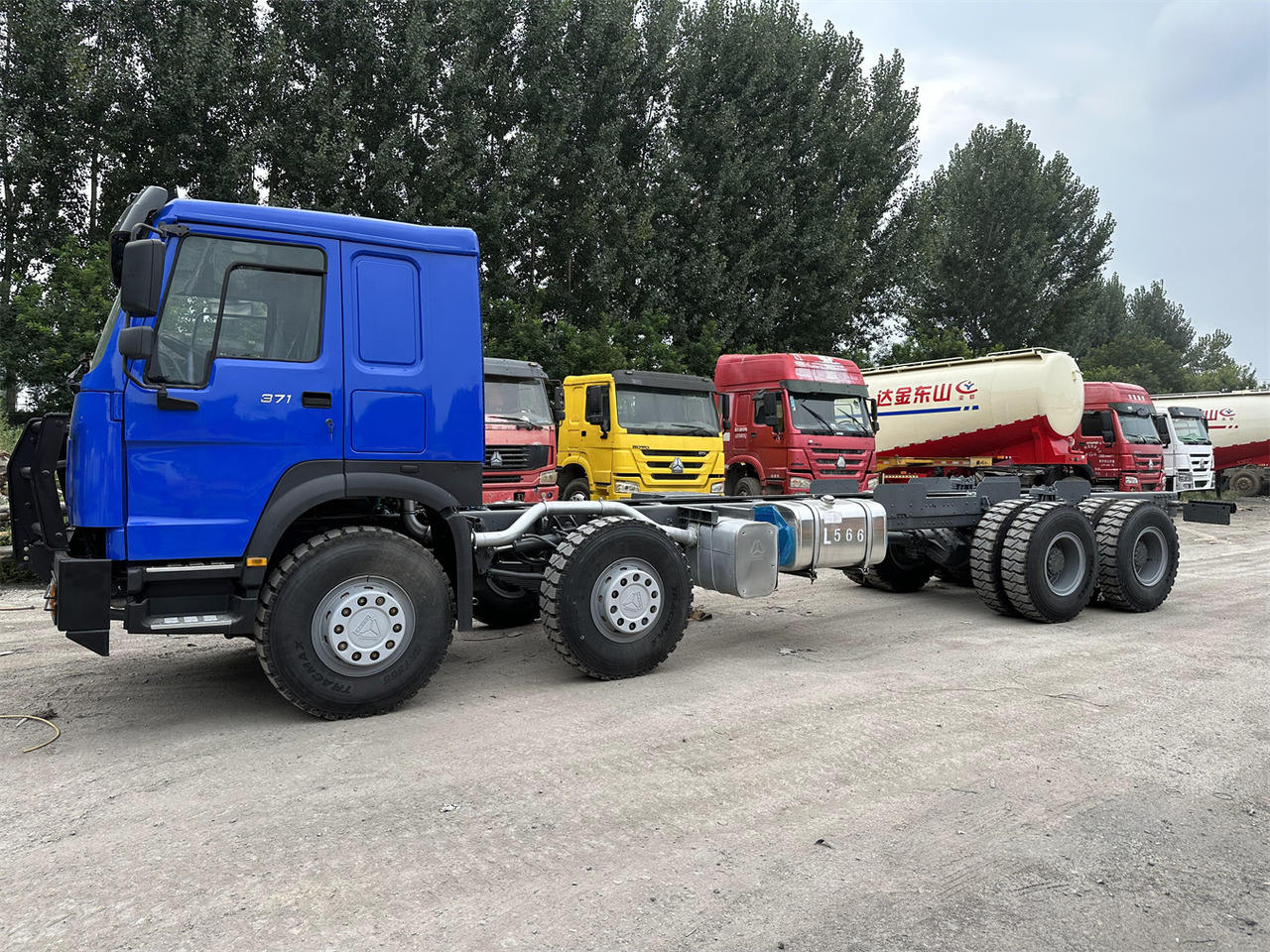 SINOTRUK HOWO 371 Chassis truck - Şasi kamyon: fotoğraf 2 SINOTRUK HOWO 371 Chassis truck - Şasi kamyon: fotoğraf 2