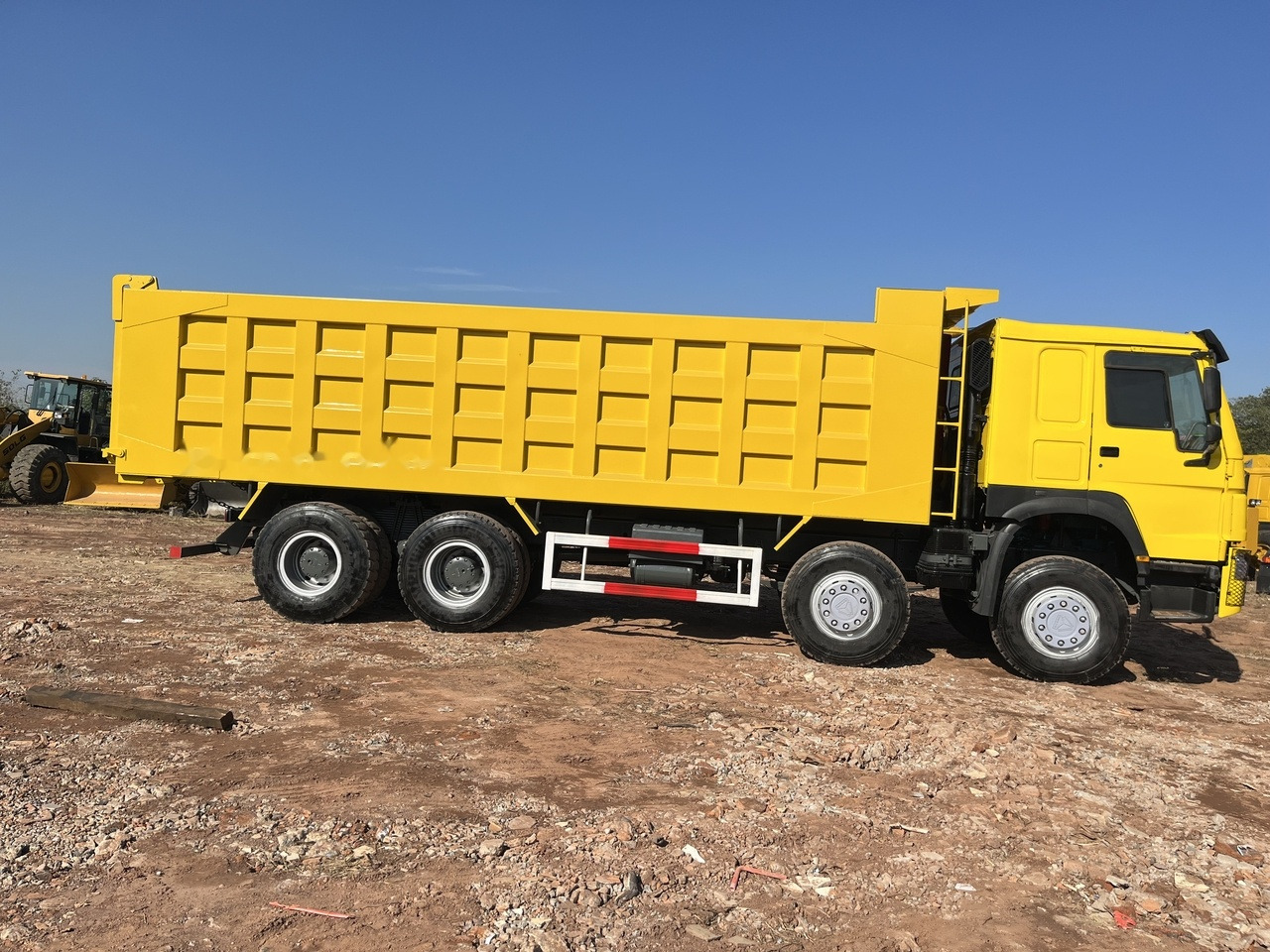 SINOTRUK HOWO 371 Dump Truck 8x4 - Damperli kamyon: fotoğraf 2 SINOTRUK HOWO 371 Dump Truck 8x4 - Damperli kamyon: fotoğraf 2