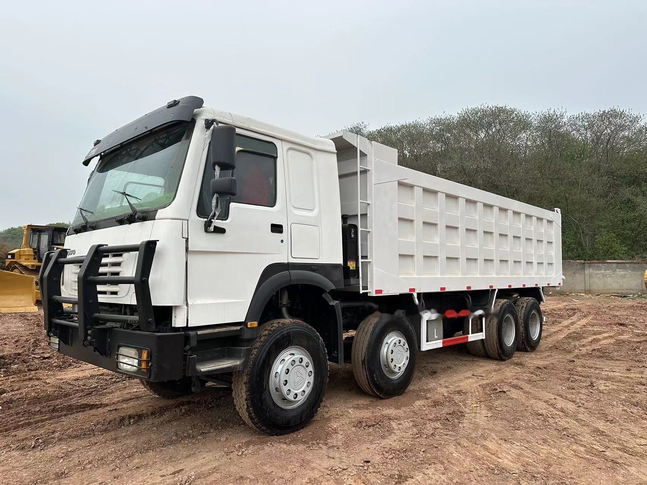 SINOTRUK HOWO 371 with Bumper - Damperli kamyon: fotoğraf 1 SINOTRUK HOWO 371 with Bumper - Damperli kamyon: fotoğraf 1