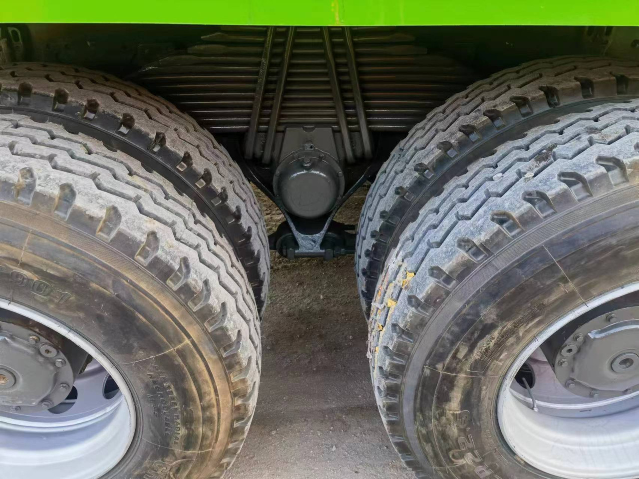 SINOTRUK HOWO 375hp 6X4 - Damperli kamyon: fotoğraf 4 SINOTRUK HOWO 375hp 6X4 - Damperli kamyon: fotoğraf 4
