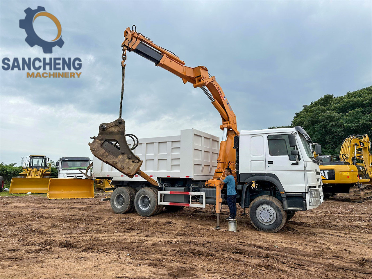 SINOTRUK Howo 371 6x4 crane truck - Vinçli kamyon: fotoğraf 1 SINOTRUK Howo 371 6x4 crane truck - Vinçli kamyon: fotoğraf 1