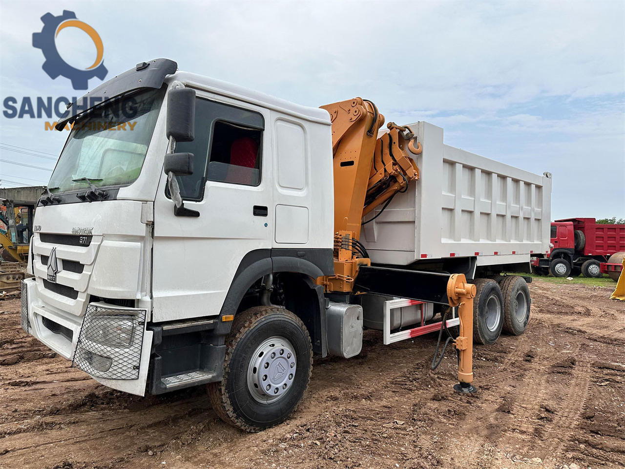 SINOTRUK Howo 371hp 6x4 crane truck - Vinçli kamyon: fotoğraf 3 SINOTRUK Howo 371hp 6x4 crane truck - Vinçli kamyon: fotoğraf 3