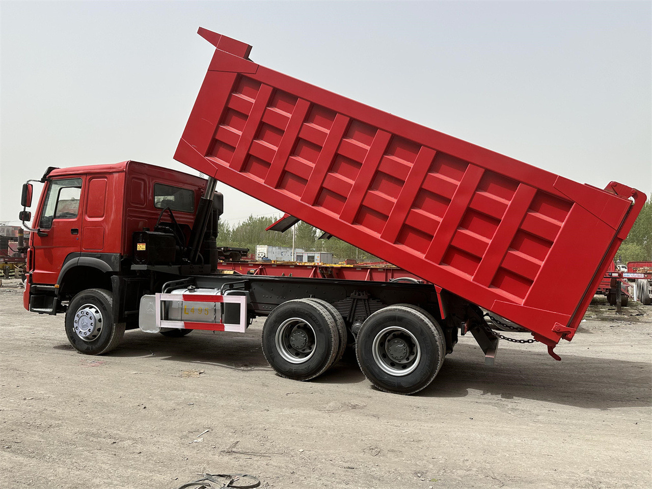 SINOTRUK Howo Dump truck 371 - Damperli kamyon: fotoğraf 1 SINOTRUK Howo Dump truck 371 - Damperli kamyon: fotoğraf 1