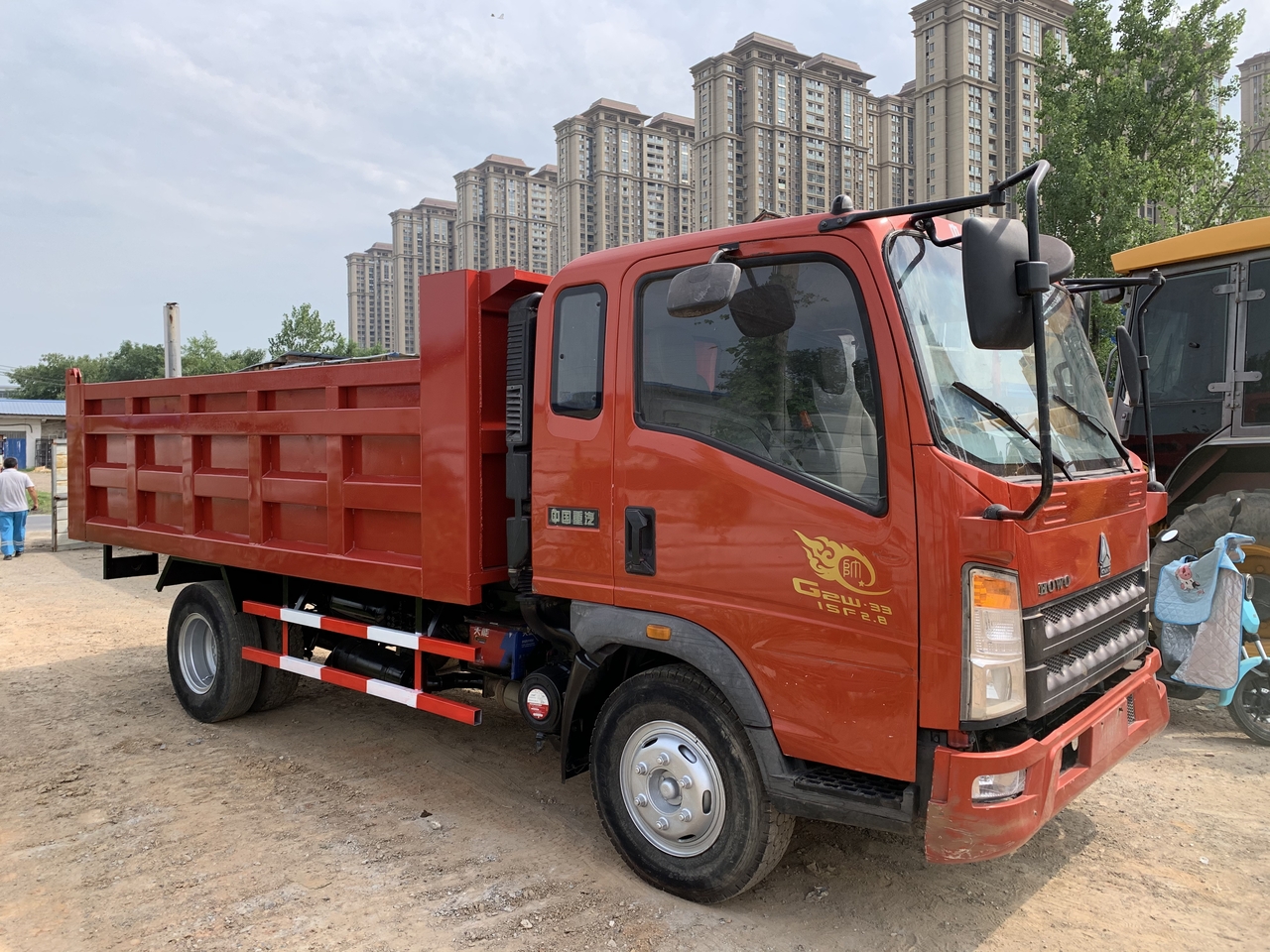 SINOTRUK Howo Dump truck 4x2 - Damperli kamyon: fotoğraf 1 SINOTRUK Howo Dump truck 4x2 - Damperli kamyon: fotoğraf 1