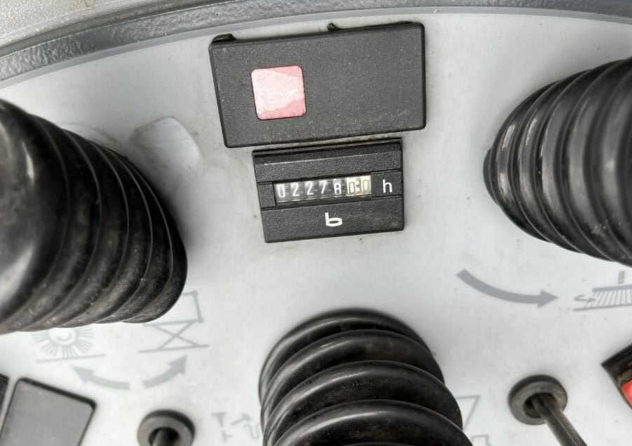 Hako Jonas 1200V - Yer süpürme makinası: fotoğraf 5 Hako Jonas 1200V - Yer süpürme makinası: fotoğraf 5