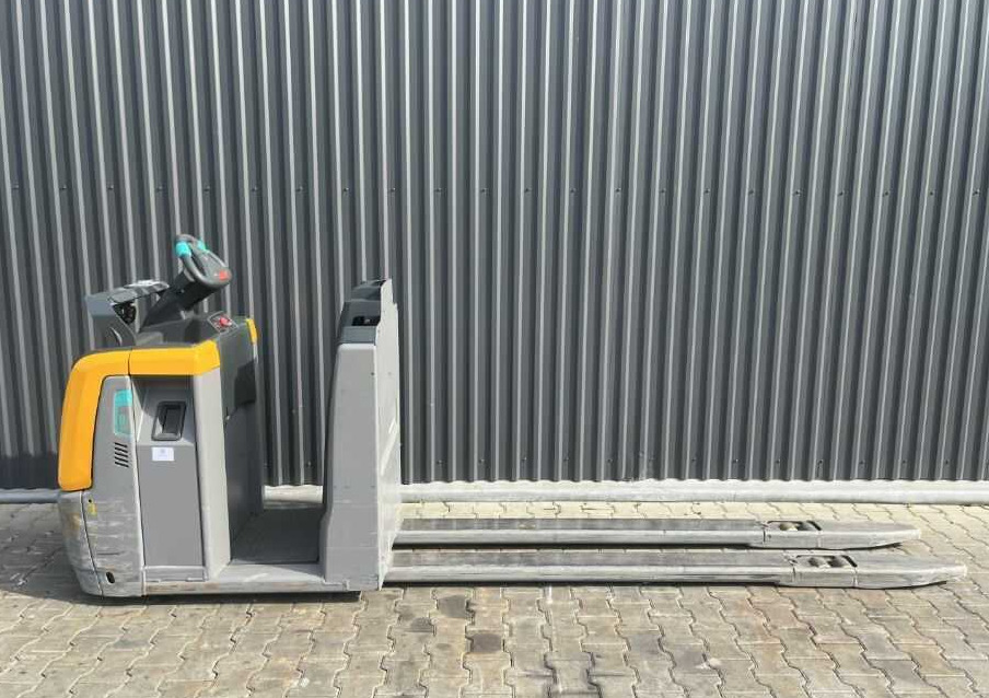 Jungheinrich ECE225 - Sipariş hazırlama makinası: fotoğraf 2 Jungheinrich ECE225 - Sipariş hazırlama makinası: fotoğraf 2