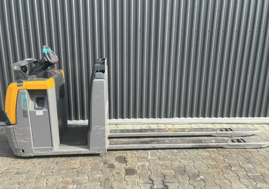 Jungheinrich ECE225 - Sipariş hazırlama makinası: fotoğraf 2 Jungheinrich ECE225 - Sipariş hazırlama makinası: fotoğraf 2