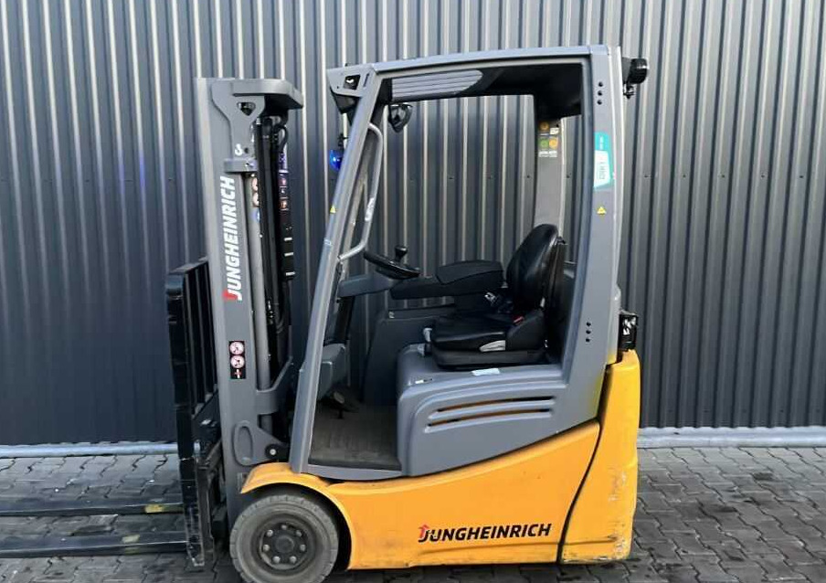 Jungheinrich EFG215 - Elektrikli forklift: fotoğraf 2 Jungheinrich EFG215 - Elektrikli forklift: fotoğraf 2