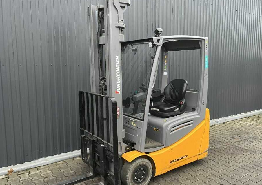 Jungheinrich EFG216k - Elektrikli forklift: fotoğraf 1 Jungheinrich EFG216k - Elektrikli forklift: fotoğraf 1