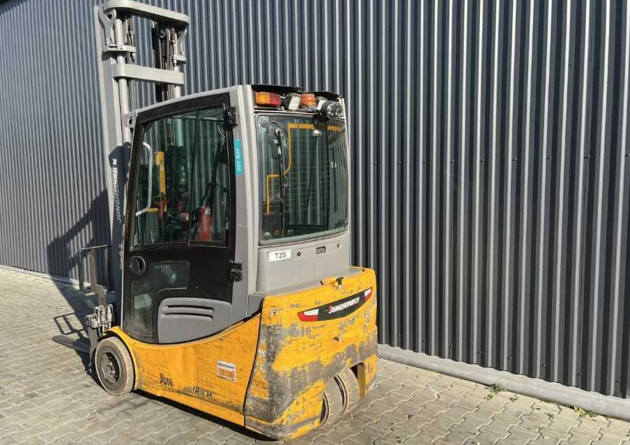 Jungheinrich EFG220 - Elektrikli forklift: fotoğraf 3 Jungheinrich EFG220 - Elektrikli forklift: fotoğraf 3