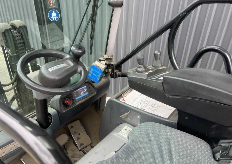 Jungheinrich EFG220 - Elektrikli forklift: fotoğraf 4 Jungheinrich EFG220 - Elektrikli forklift: fotoğraf 4