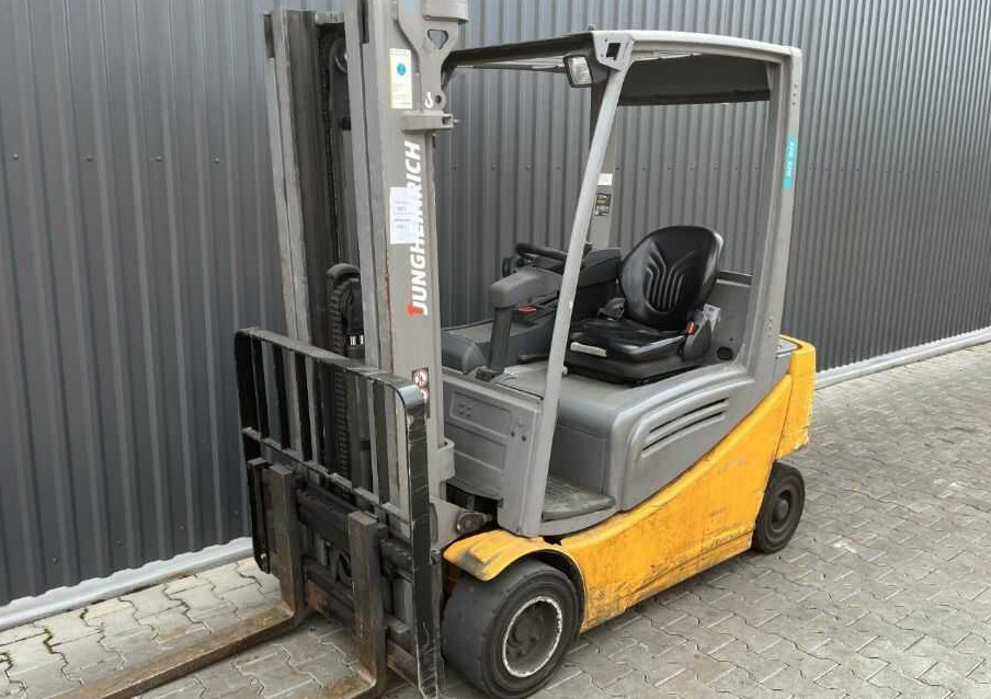 Jungheinrich EFG320 - Elektrikli forklift: fotoğraf 1 Jungheinrich EFG320 - Elektrikli forklift: fotoğraf 1
