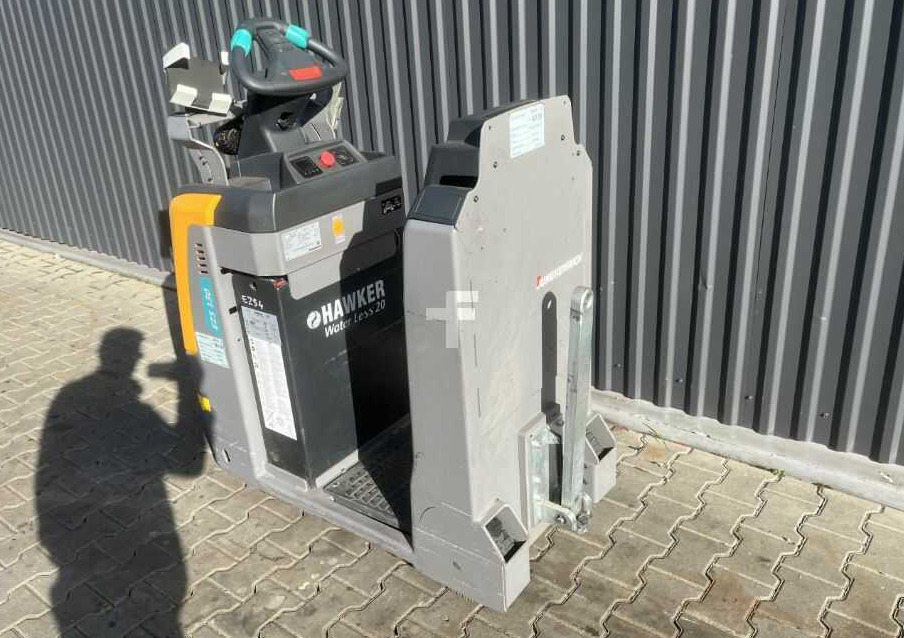 Jungheinrich EZS130 - Akülü çekici: fotoğraf 3 Jungheinrich EZS130 - Akülü çekici: fotoğraf 3