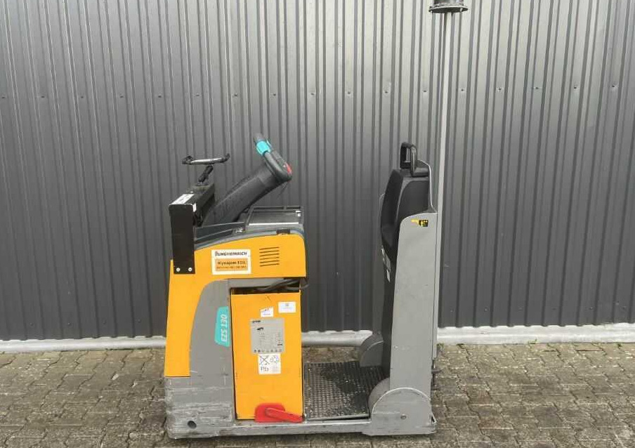 Jungheinrich EZS130 - Akülü çekici: fotoğraf 2 Jungheinrich EZS130 - Akülü çekici: fotoğraf 2