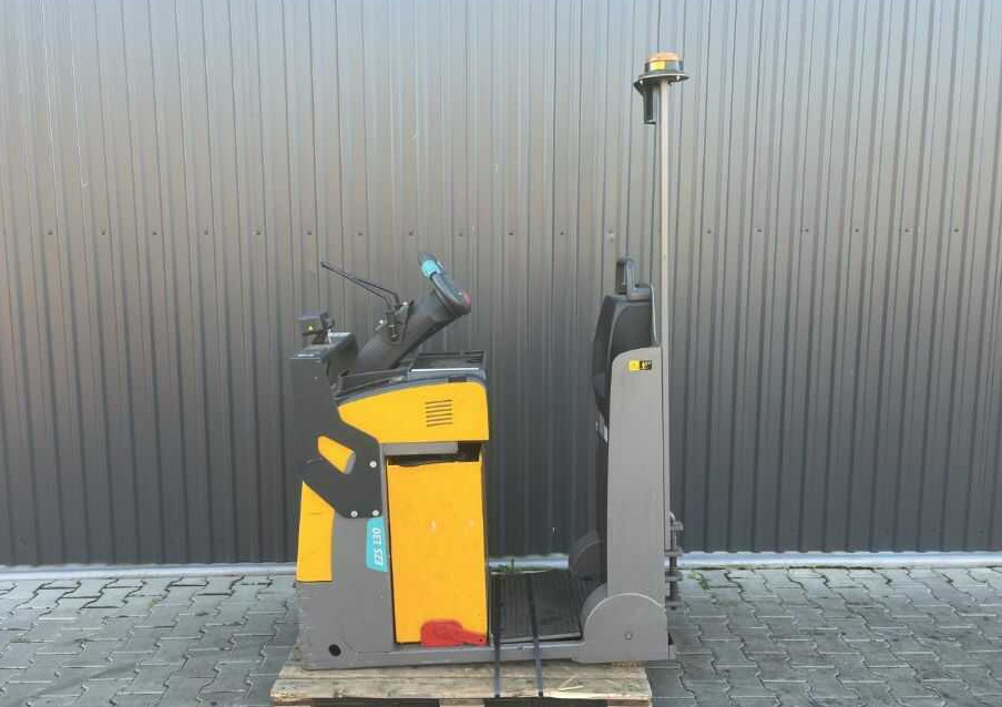 Jungheinrich EZS130 - Akülü çekici: fotoğraf 2 Jungheinrich EZS130 - Akülü çekici: fotoğraf 2