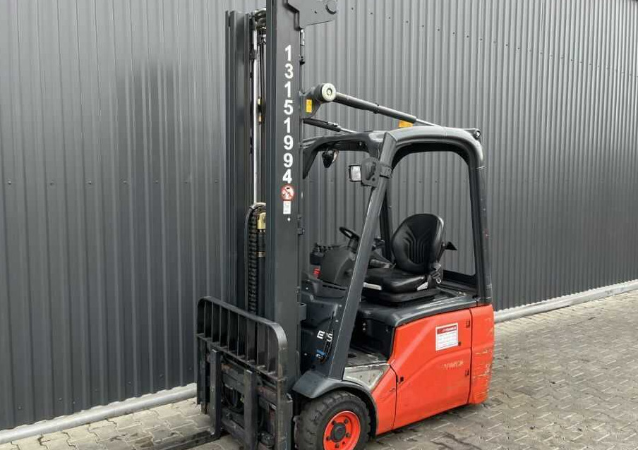 Linde E15-01 - Elektrikli forklift: fotoğraf 1 Linde E15-01 - Elektrikli forklift: fotoğraf 1