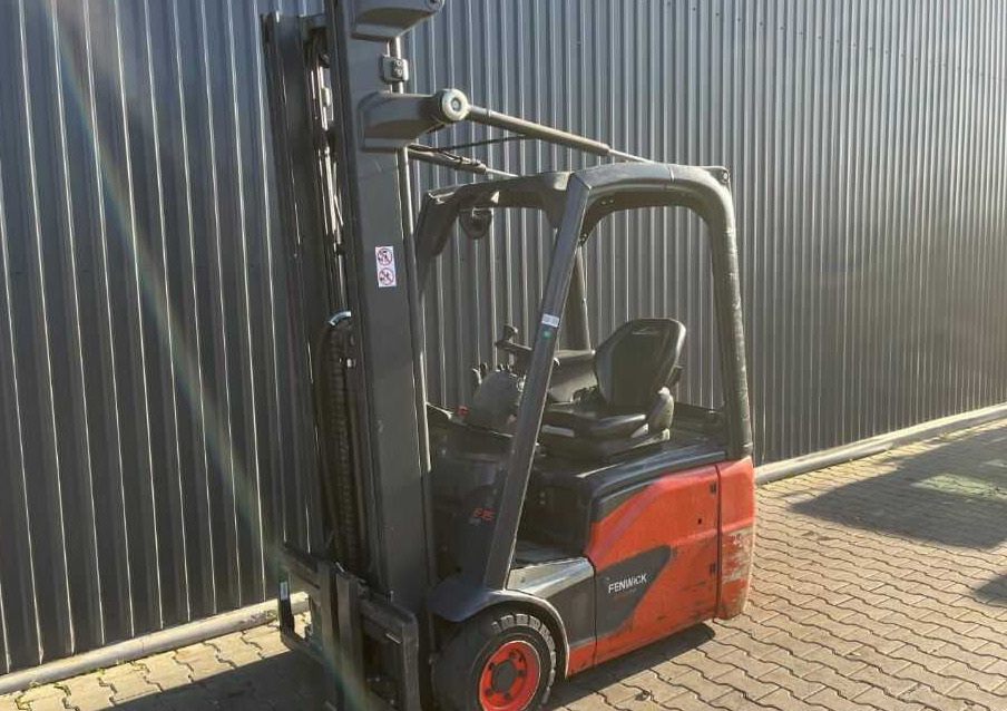 Linde E15-02 - Elektrikli forklift: fotoğraf 1 Linde E15-02 - Elektrikli forklift: fotoğraf 1
