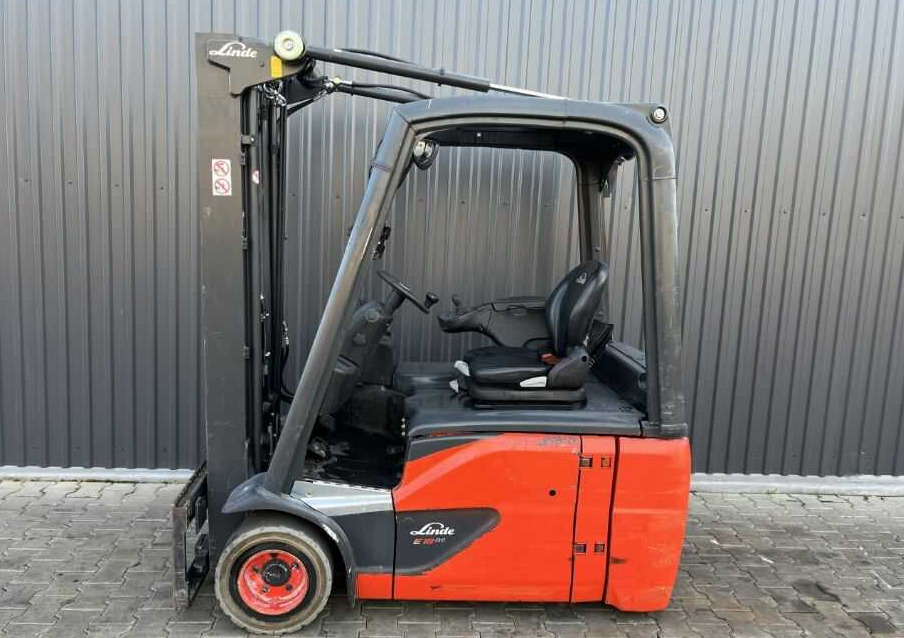 Linde E18-02 - Elektrikli forklift: fotoğraf 2 Linde E18-02 - Elektrikli forklift: fotoğraf 2