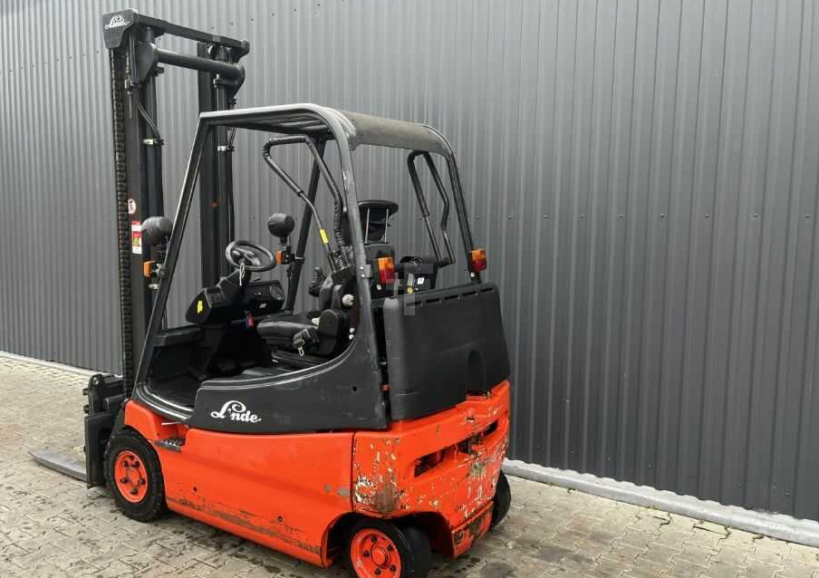 Linde E20 - Elektrikli forklift: fotoğraf 3 Linde E20 - Elektrikli forklift: fotoğraf 3