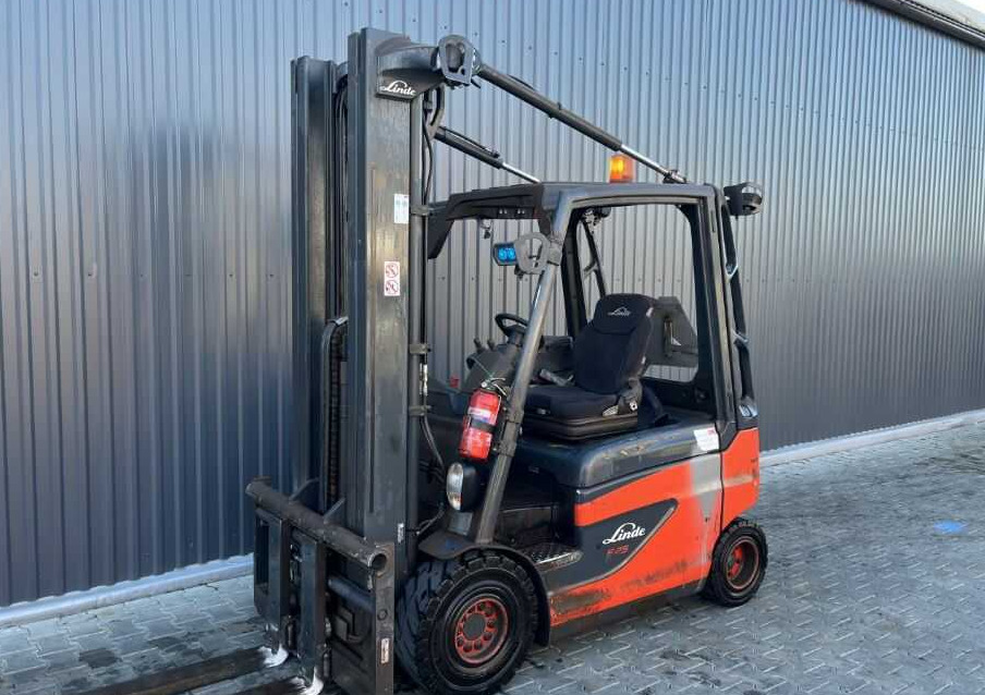 Linde E25-01 - Elektrikli forklift: fotoğraf 1 Linde E25-01 - Elektrikli forklift: fotoğraf 1